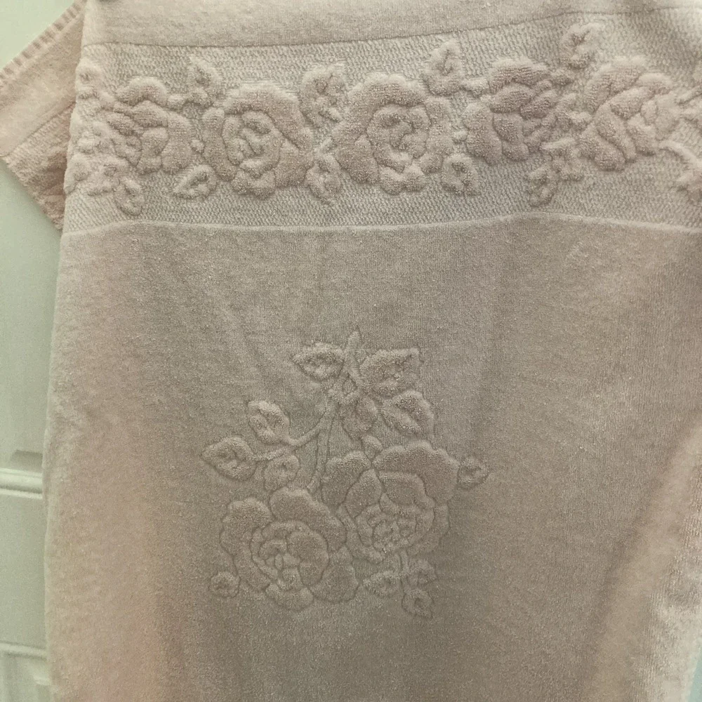 Vintage Cannon Royal Family Bath Towel Rose Pink Made in USA 45